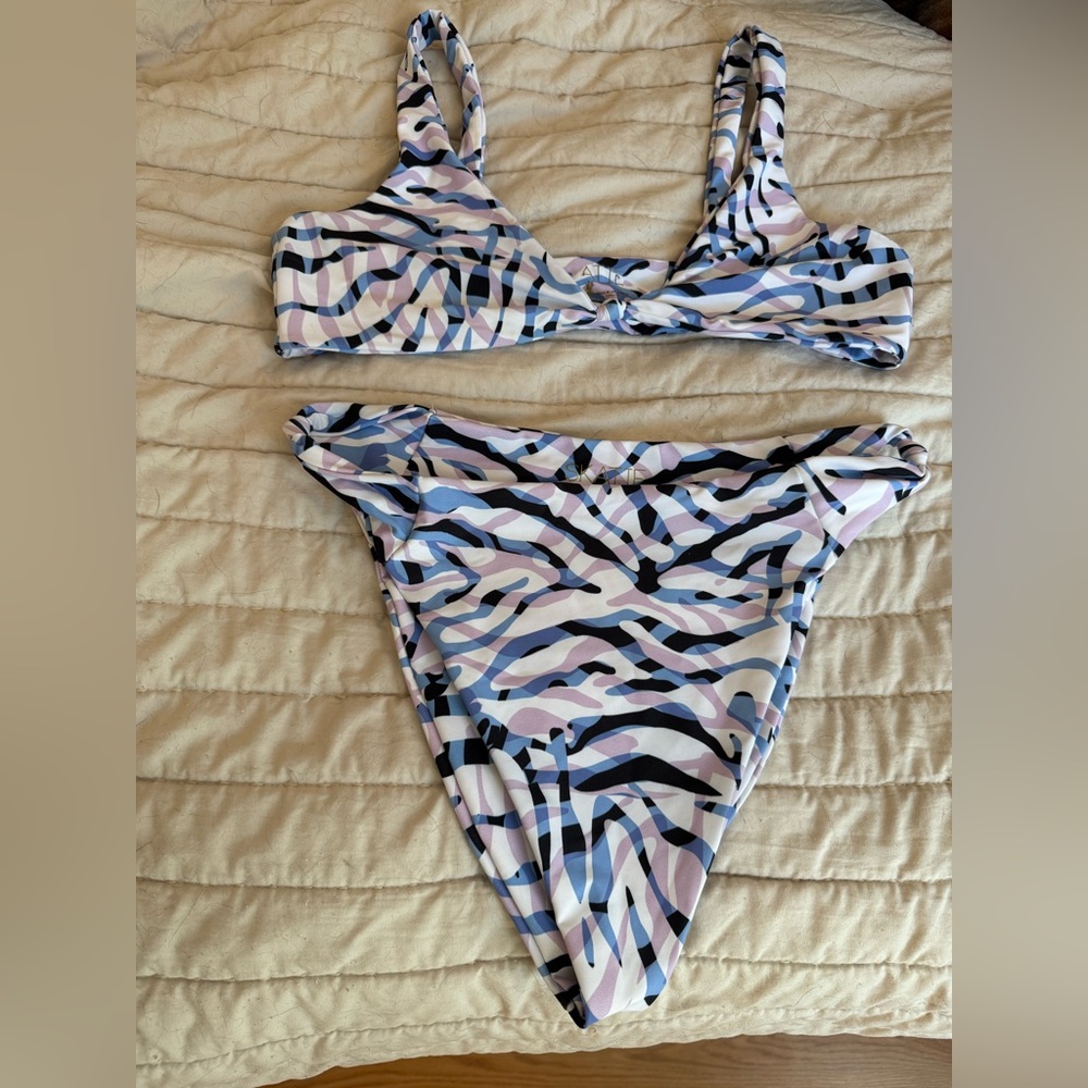 XL top L bottom
